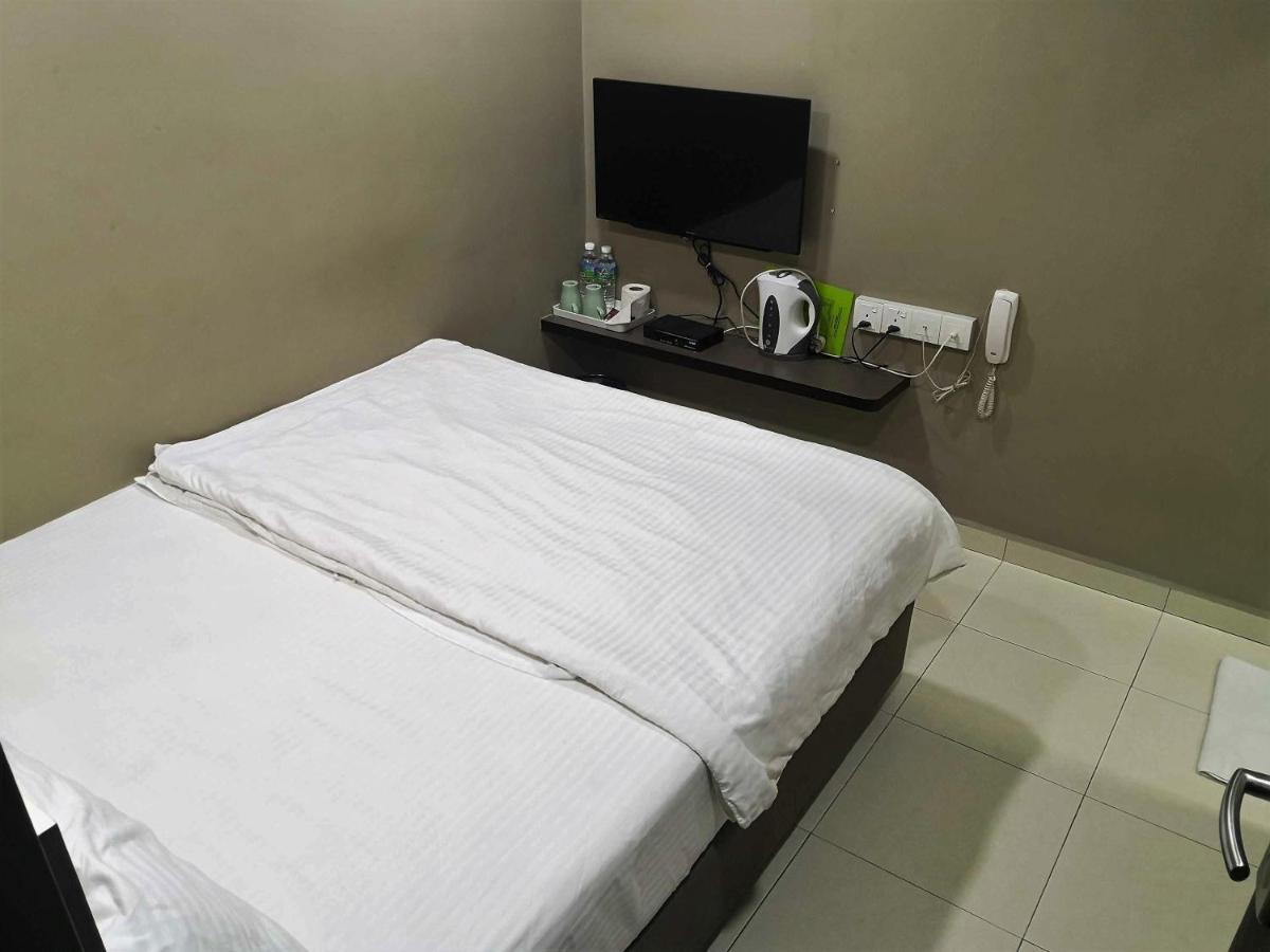 Tropika Garden Hotel Johor Bahru Exteriör bild