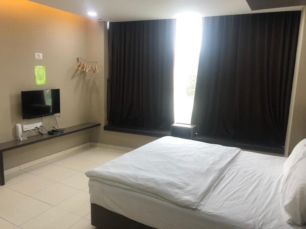Tropika Garden Hotel Johor Bahru Exteriör bild