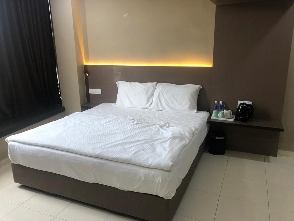 Tropika Garden Hotel Johor Bahru Exteriör bild